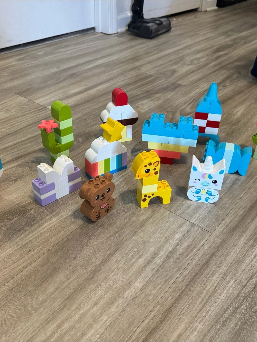 LEGO DUPLO Creative Building Lot Unicorn Bear Rocket Ice Cream Animal - Picture 3 of 8